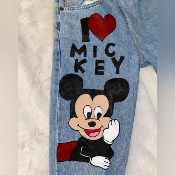 Custom Mickey Mouse Levi 550s​ - Picture 4 of 9